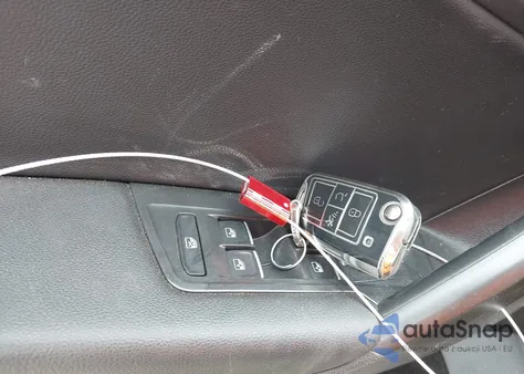 2021 Volkswagen Tiguan 2.0T Se/2.0T Se R-Line Black/2.0T Sel z USA, uszkodzony, nr VIN 3VV2B7AX8MM083365